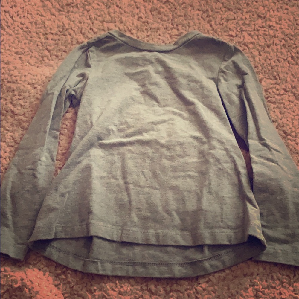 Grey tee